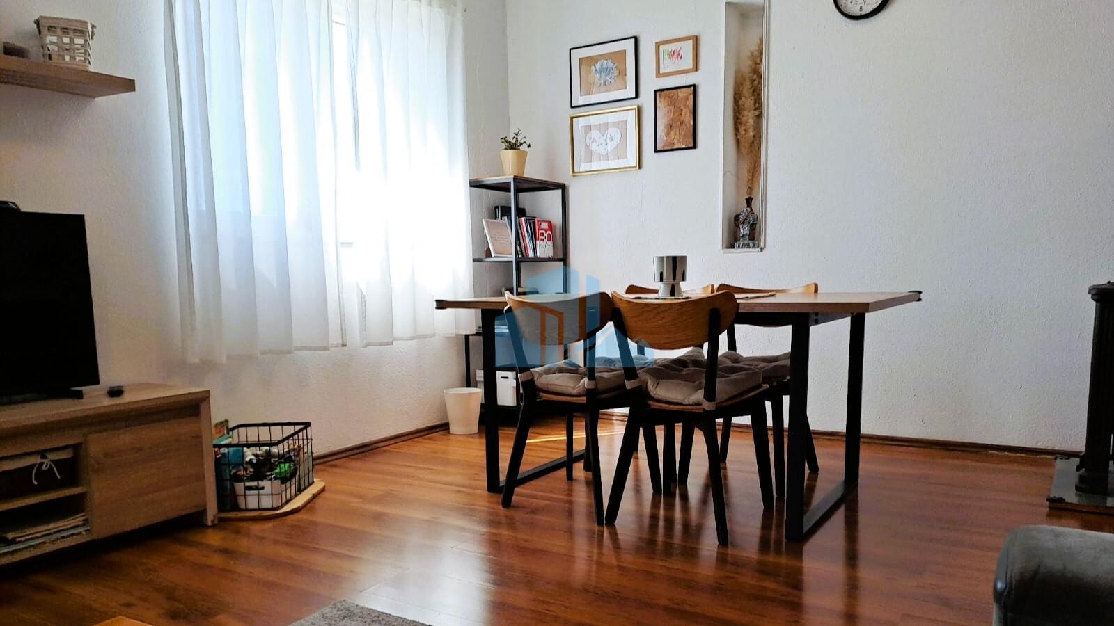 Stan i poslovni prostor 110m2, Baldekin, Šibenik