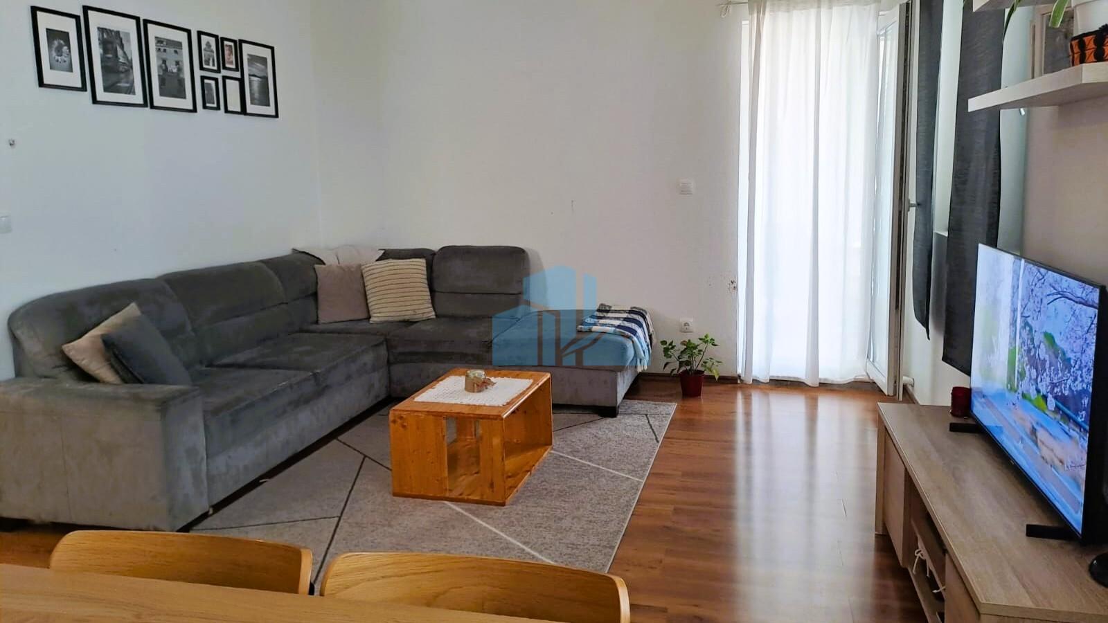 Stan i poslovni prostor 110m2, Baldekin, Šibenik