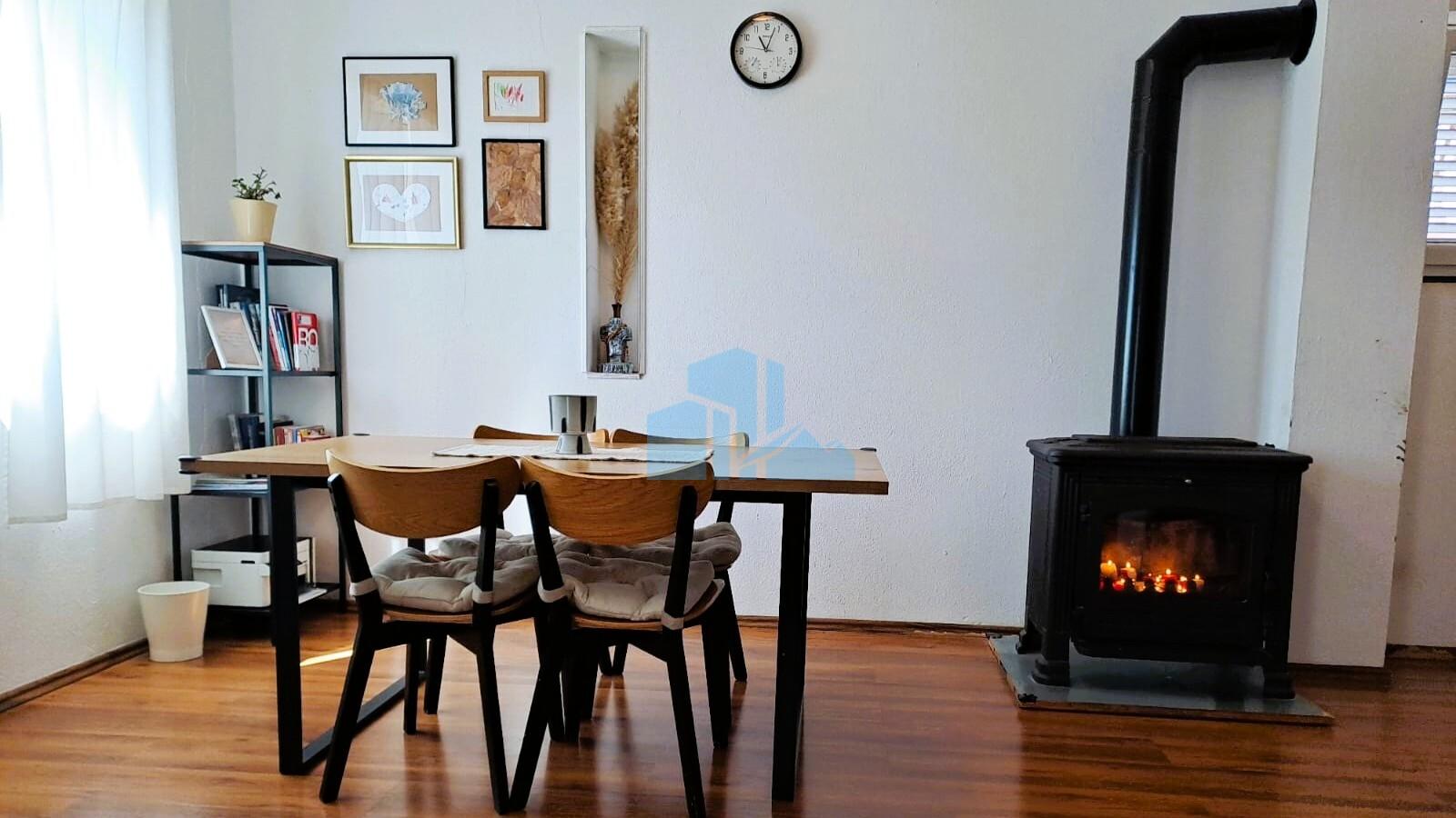 Stan i poslovni prostor 110m2, Baldekin, Šibenik