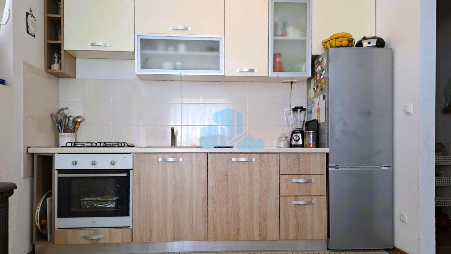 Stan i poslovni prostor 110m2, Baldekin, Šibenik
