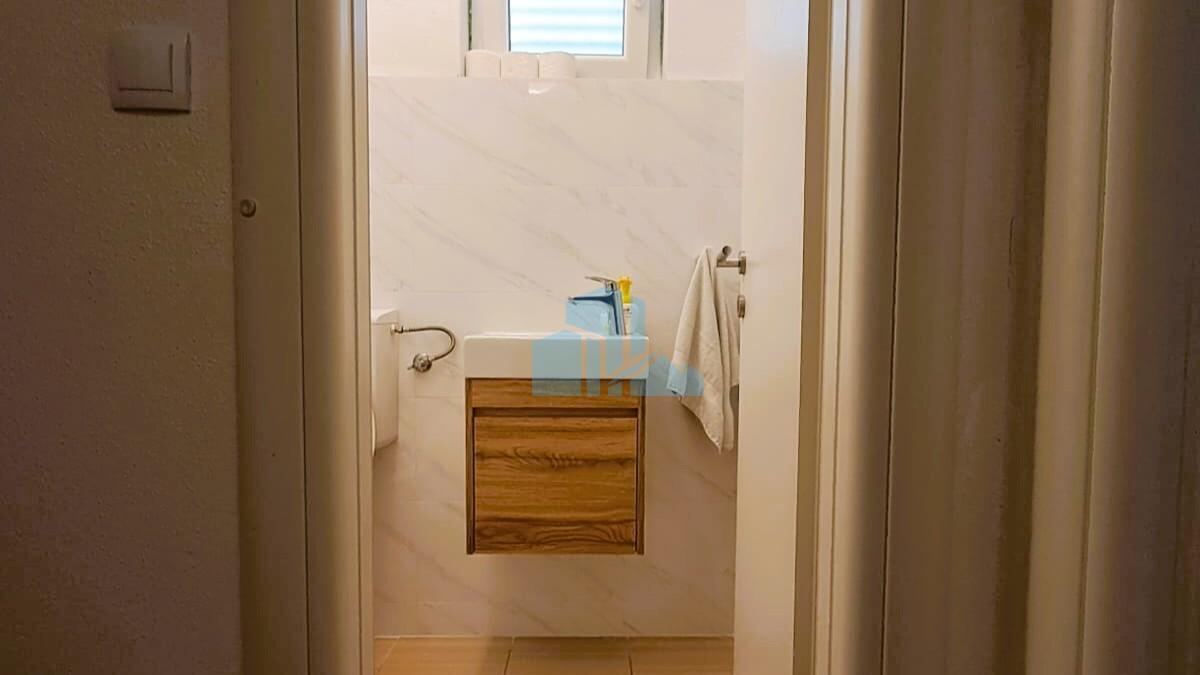 Stan i poslovni prostor 110m2, Baldekin, Šibenik