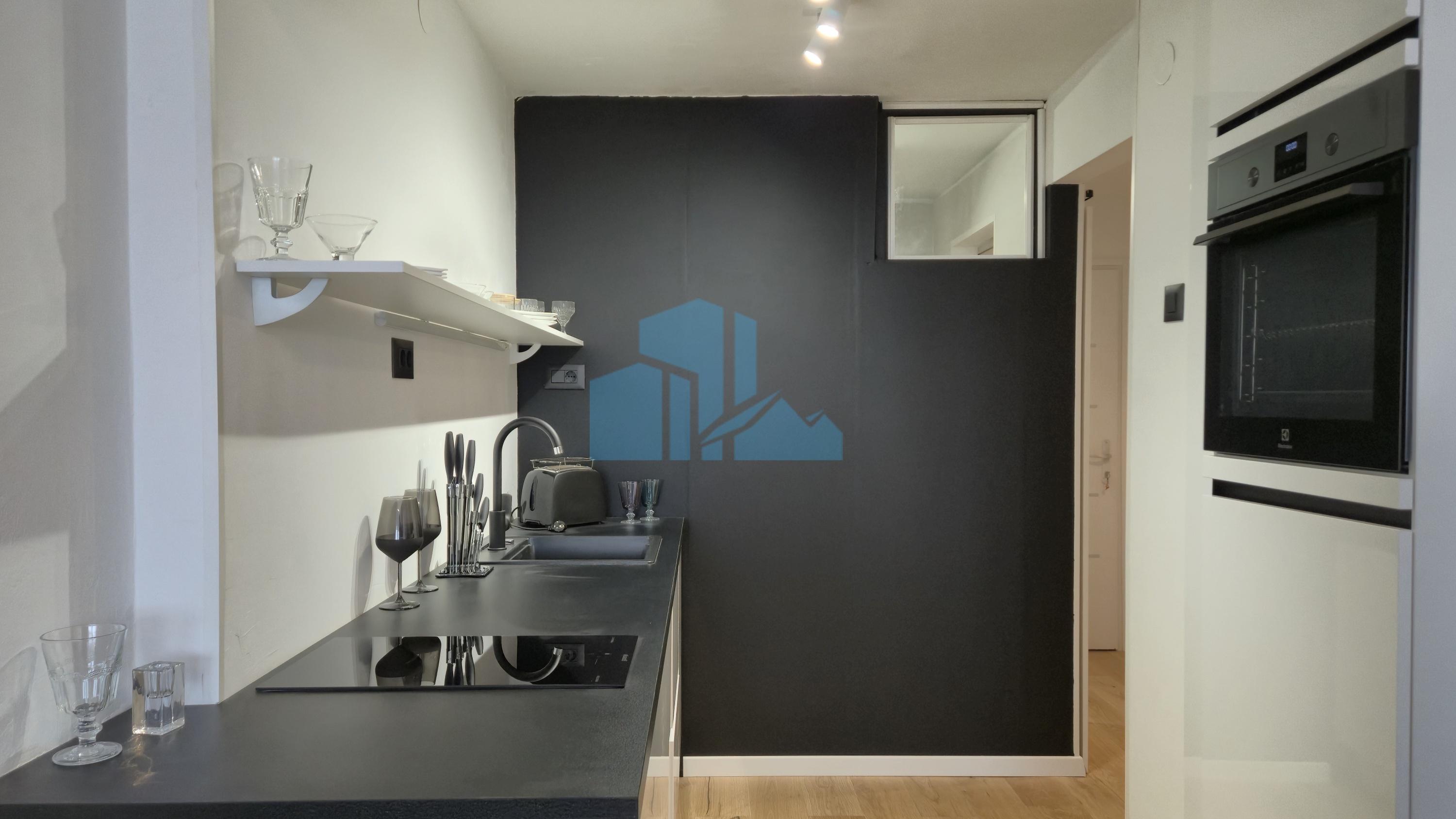 Šibenik – Baldekin - Kompletno renoviran i opremljen stan 42 m²