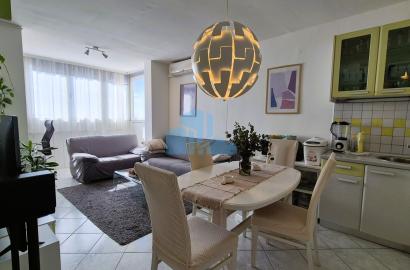 Šibenik – Baldekin - Kompletno renoviran i opremljen stan 51 m²